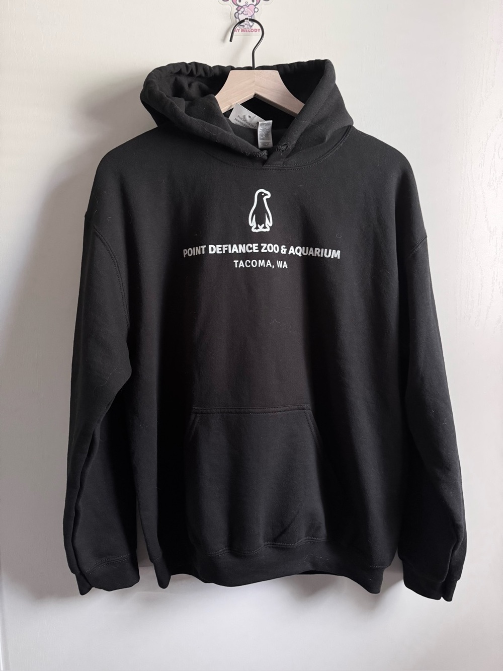 Point Defiance Zoo and Aquarium Penguin Black Hoodie Size Medium